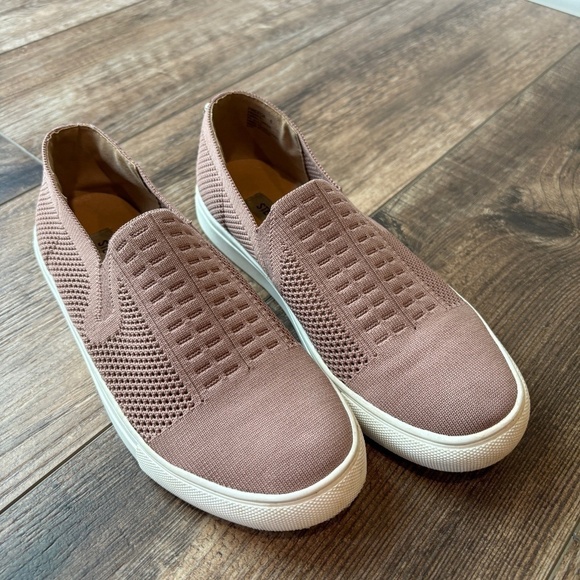 Steve Madden Freeda Stretch Knit Slip on Sneaker Women's Size 8 - Picture 2 of 10